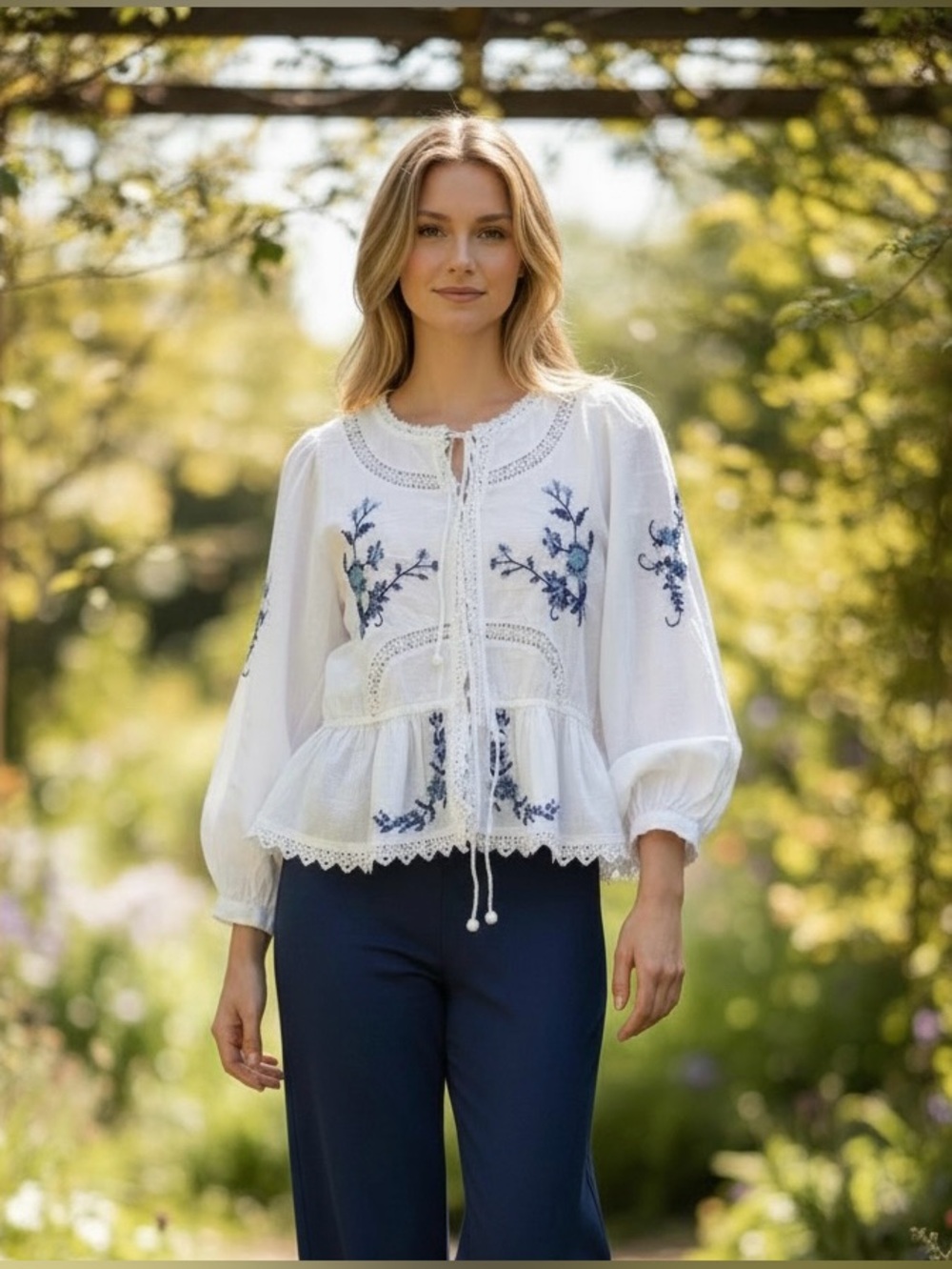 JENNIFER & GRACE White/Blue Boho Embroidered Crochet Top Jacket Sm NWT Cottage
